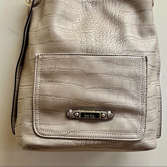 Nicole Miller Faux Leather Snakeskin Large Tote Beige - Picture 3 of 11